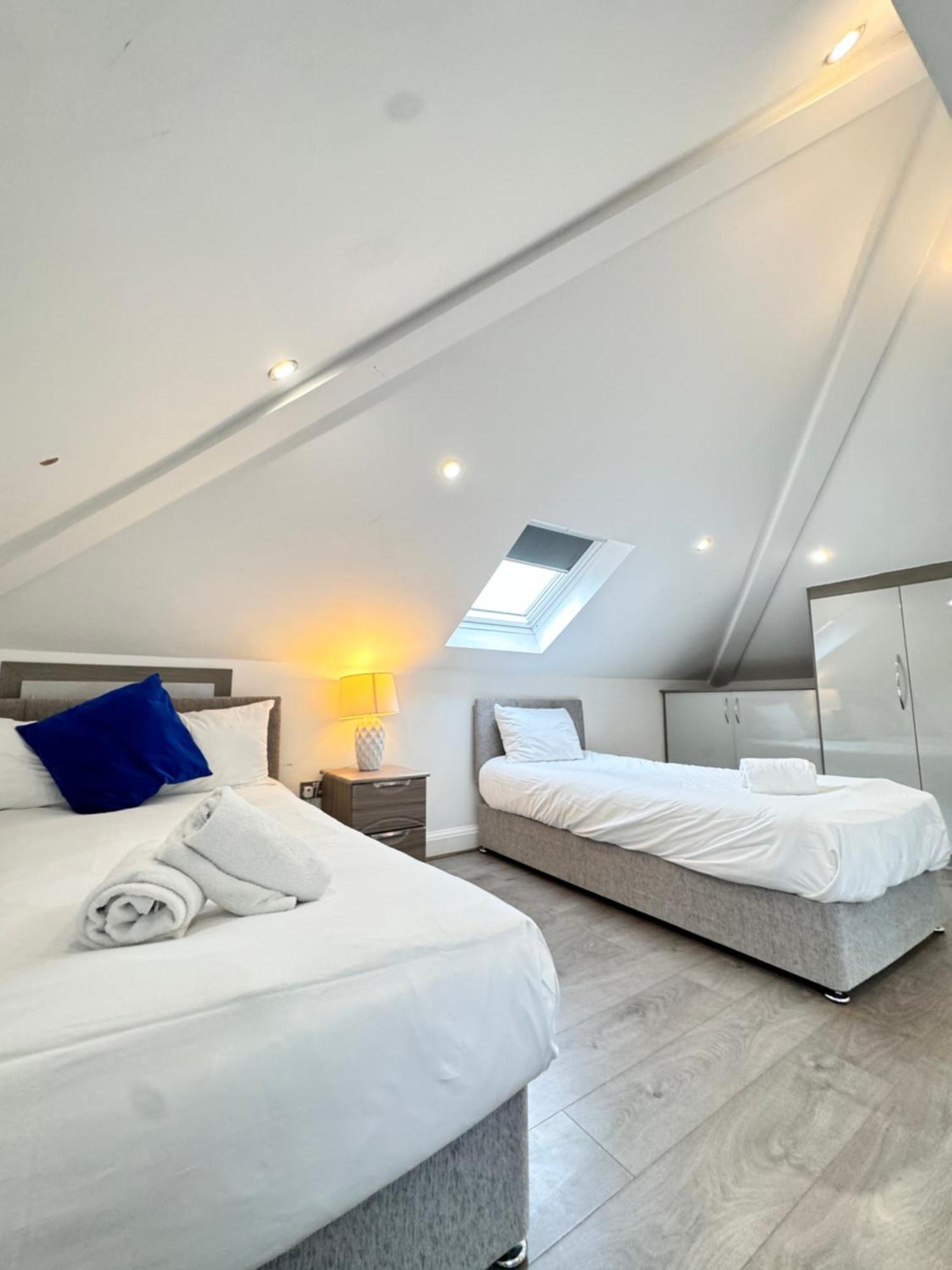 Hatton Apartments Heathrow Airport- Free Parking-Free Underground To And From Heathrow Airport Hatton Cross See Picture-See London Fast Hatton Cross To Central London 30Min Ngoại thất bức ảnh