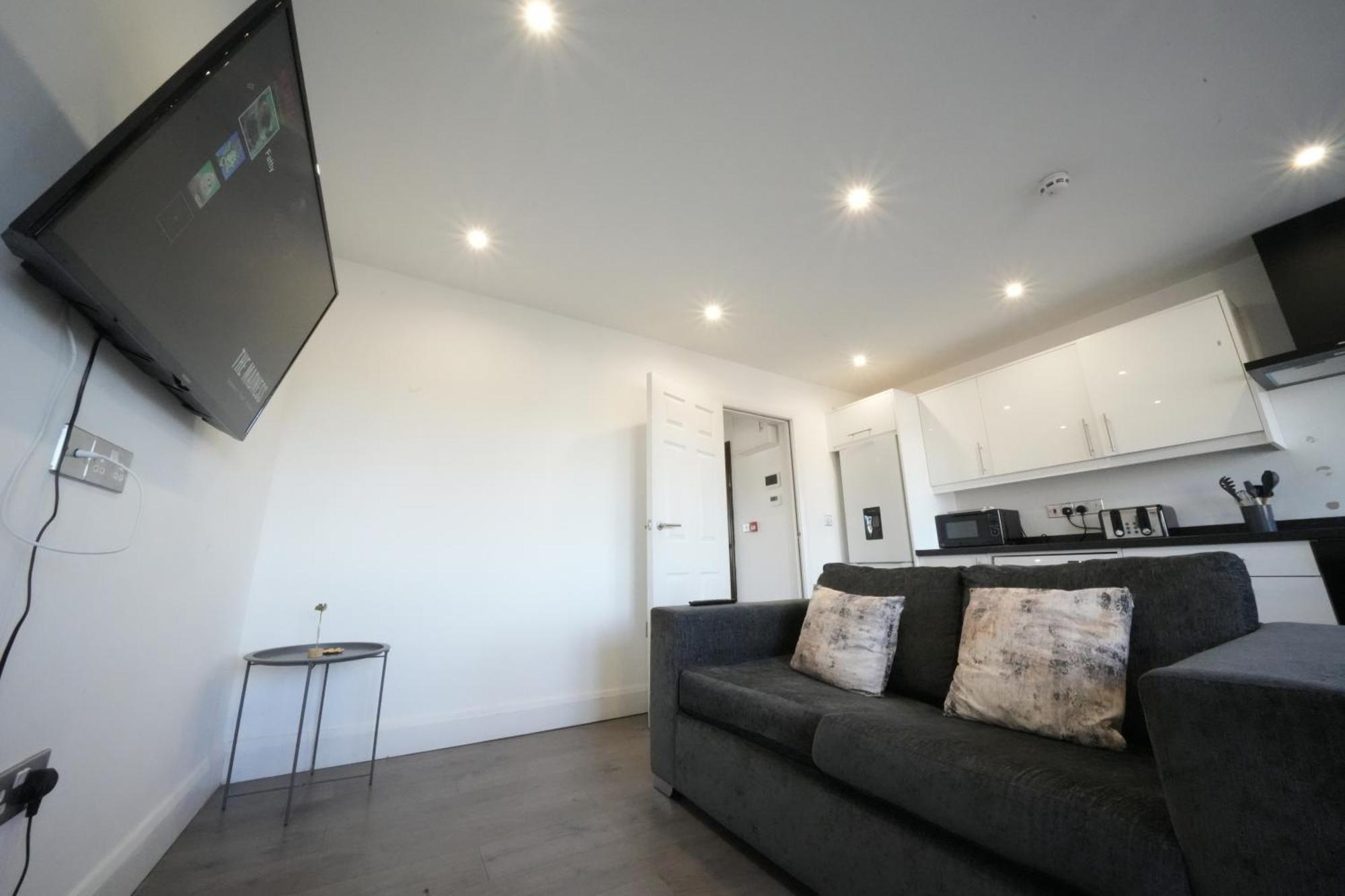 Hatton Apartments Heathrow Airport- Free Parking-Free Underground To And From Heathrow Airport Hatton Cross See Picture-See London Fast Hatton Cross To Central London 30Min Ngoại thất bức ảnh