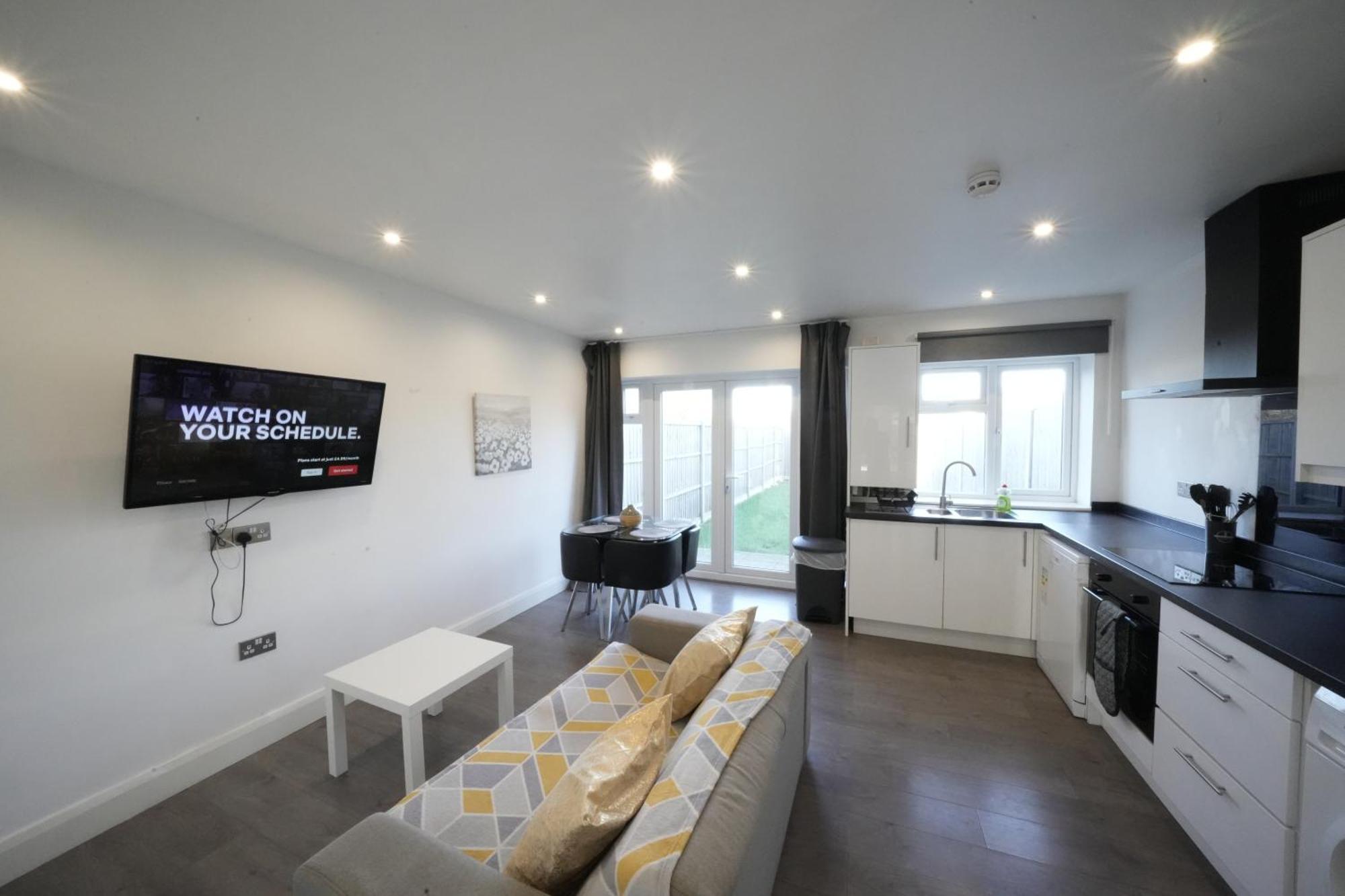 Hatton Apartments Heathrow Airport- Free Parking-Free Underground To And From Heathrow Airport Hatton Cross See Picture-See London Fast Hatton Cross To Central London 30Min Ngoại thất bức ảnh