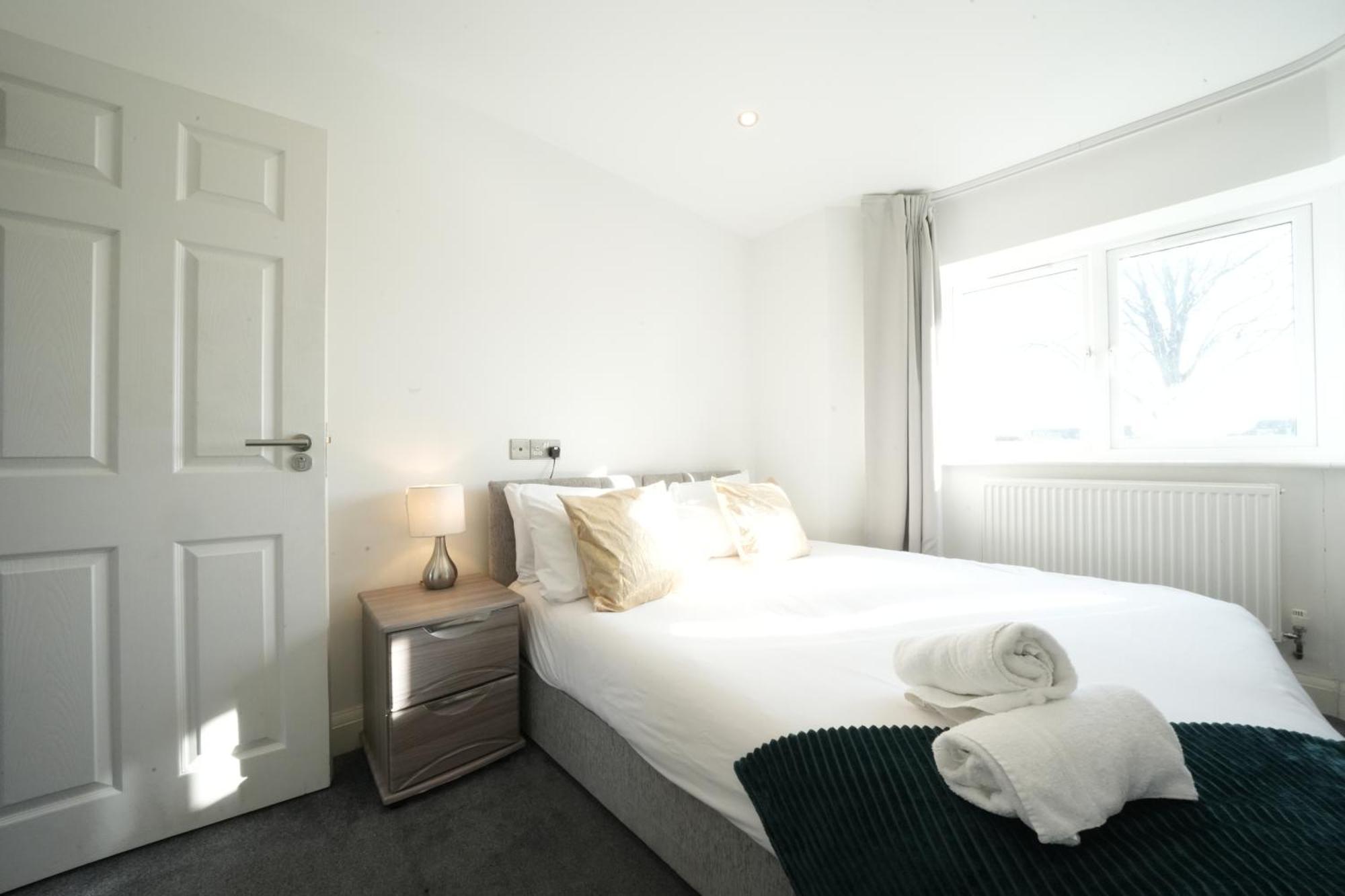 Hatton Apartments Heathrow Airport- Free Parking-Free Underground To And From Heathrow Airport Hatton Cross See Picture-See London Fast Hatton Cross To Central London 30Min Ngoại thất bức ảnh