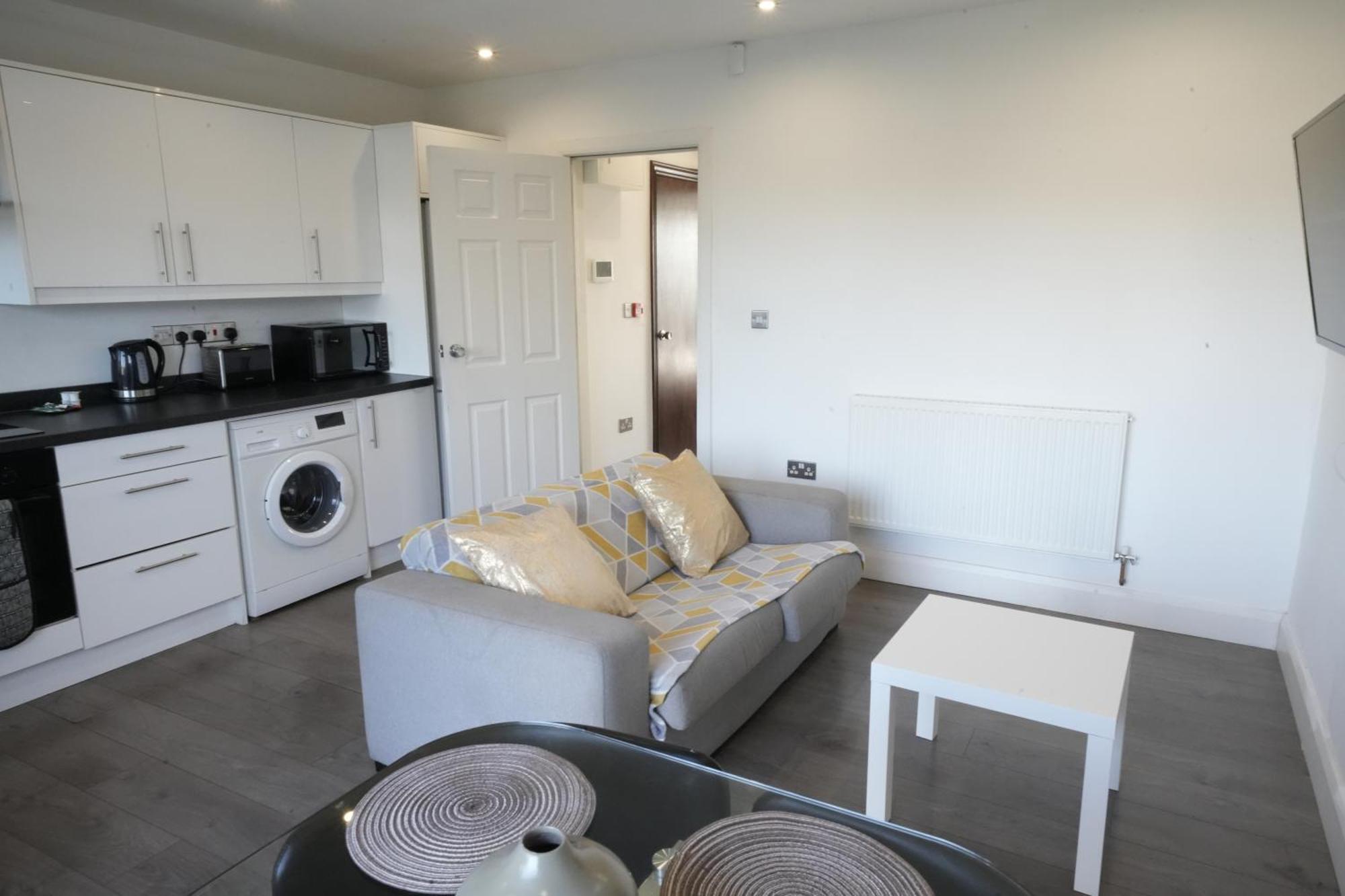 Hatton Apartments Heathrow Airport- Free Parking-Free Underground To And From Heathrow Airport Hatton Cross See Picture-See London Fast Hatton Cross To Central London 30Min Ngoại thất bức ảnh