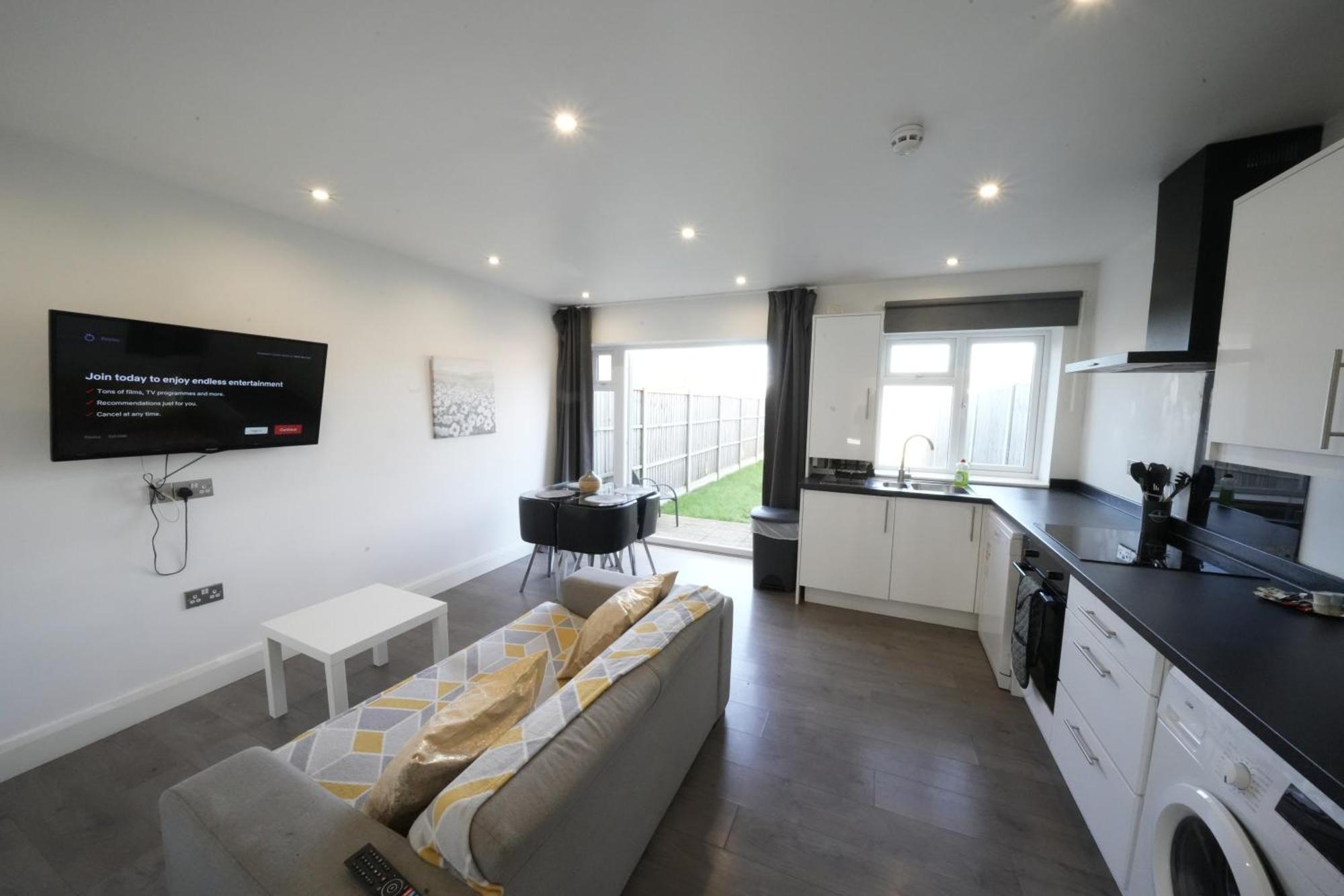 Hatton Apartments Heathrow Airport- Free Parking-Free Underground To And From Heathrow Airport Hatton Cross See Picture-See London Fast Hatton Cross To Central London 30Min Ngoại thất bức ảnh