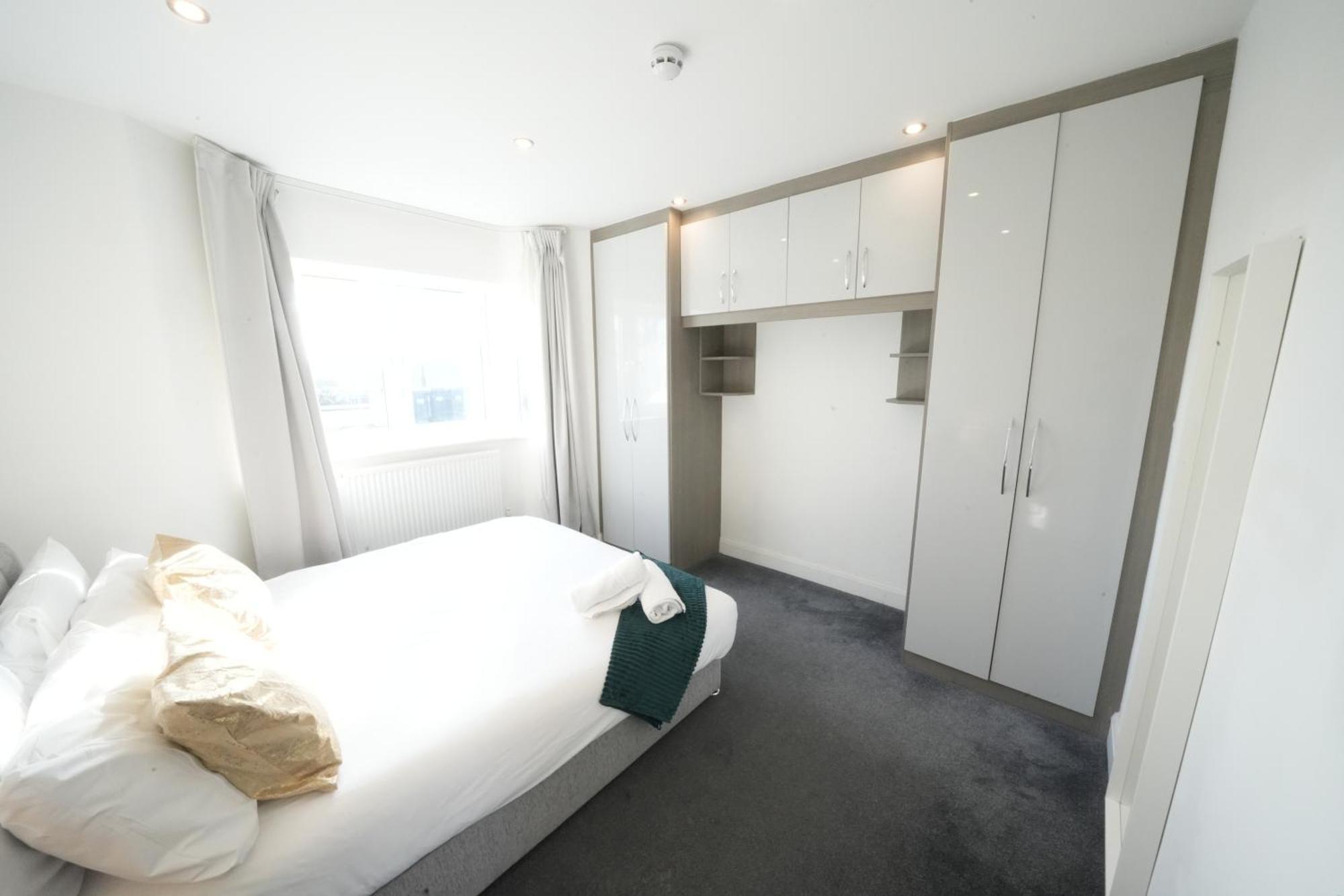Hatton Apartments Heathrow Airport- Free Parking-Free Underground To And From Heathrow Airport Hatton Cross See Picture-See London Fast Hatton Cross To Central London 30Min Ngoại thất bức ảnh