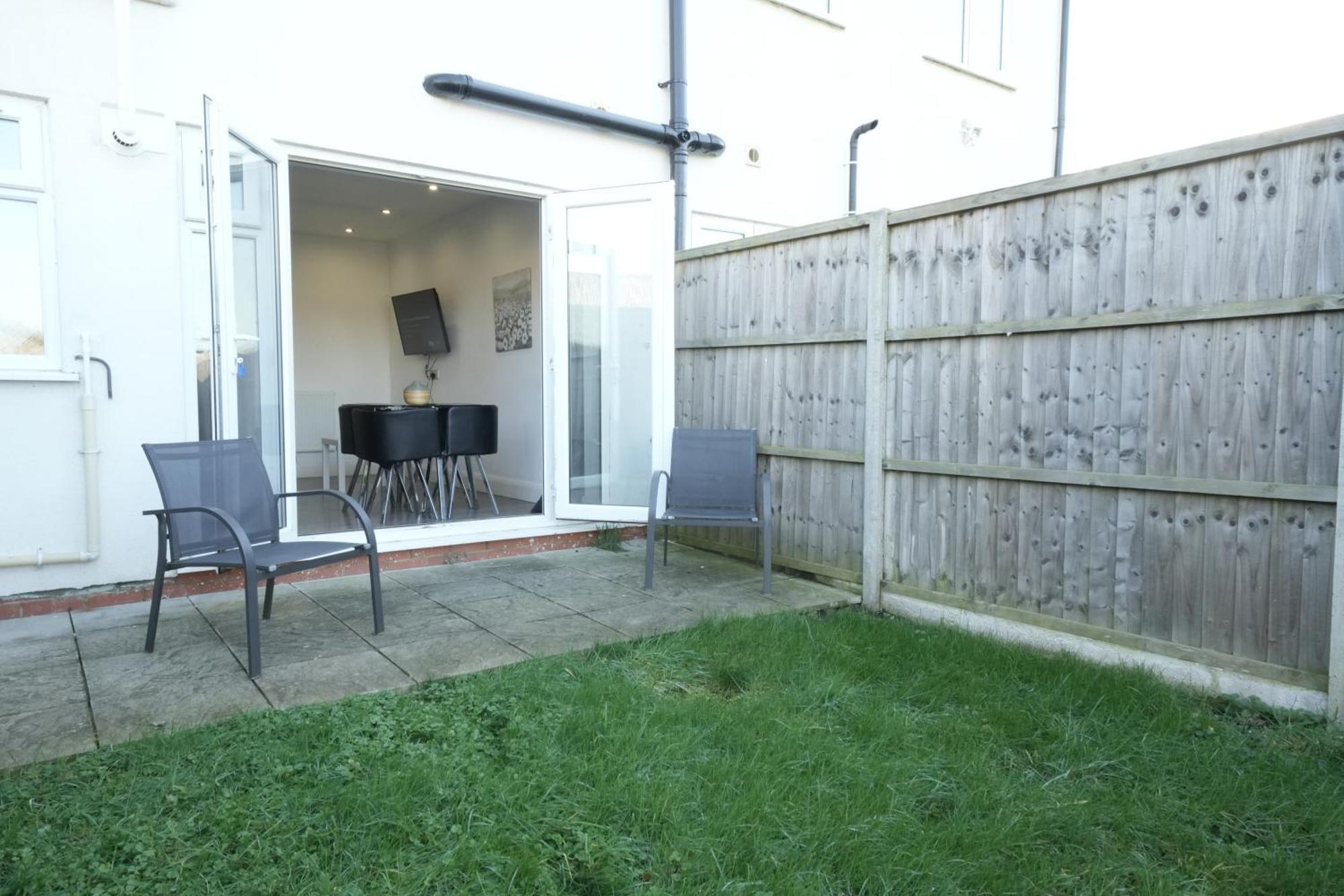 Hatton Apartments Heathrow Airport- Free Parking-Free Underground To And From Heathrow Airport Hatton Cross See Picture-See London Fast Hatton Cross To Central London 30Min Ngoại thất bức ảnh