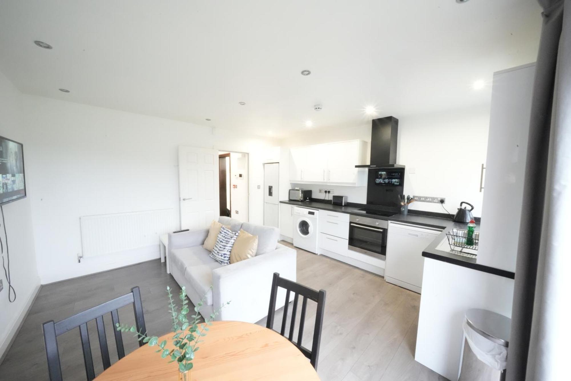 Hatton Apartments Heathrow Airport- Free Parking-Free Underground To And From Heathrow Airport Hatton Cross See Picture-See London Fast Hatton Cross To Central London 30Min Ngoại thất bức ảnh